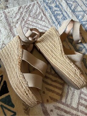 Dolce Vita Beige Wedge Espadrille Sandals with Ankle Wraps Shayla 8M